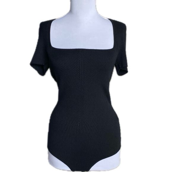 ABERCROMBIE Ribbed Knit Short Sleeve Bodysuit Size M Black Portrait Square Neck - Picture 3 of 12